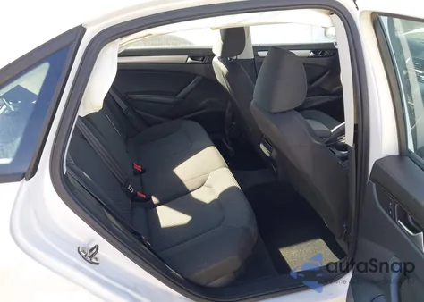 2014 Volkswagen Passat 2.5L S z USA, uszkodzony, nr VIN 1VWAP7A35EC025092